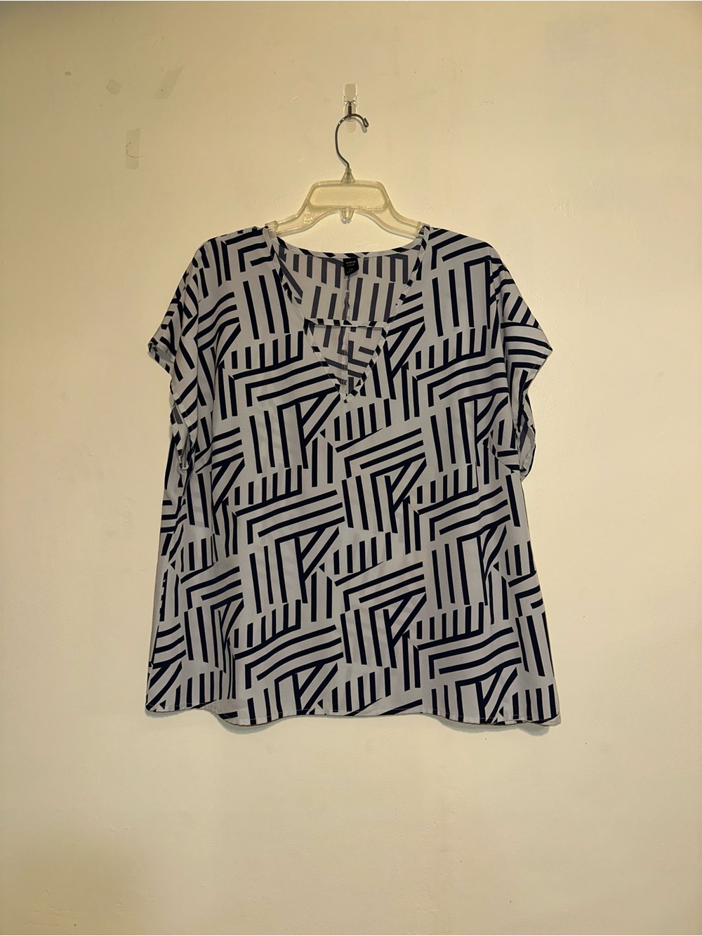 Geometric Print Short Sleeve Top